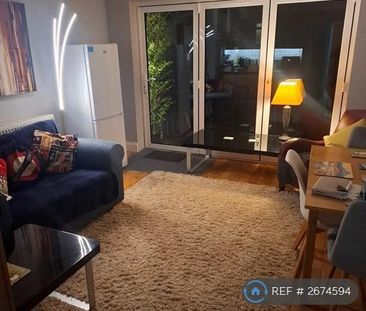 1 bedroom in a house share to rent - Photo 1