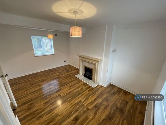 3 bedroom semi-detached house to rent - Photo 1