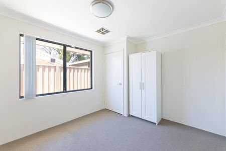 Street-Front 4x2 Comfort Opposite Parkland Living - Photo 2