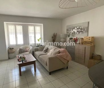 Location Appartement 4 pièces 77 m2 à Clairvaux-les-Lacs - Photo 2