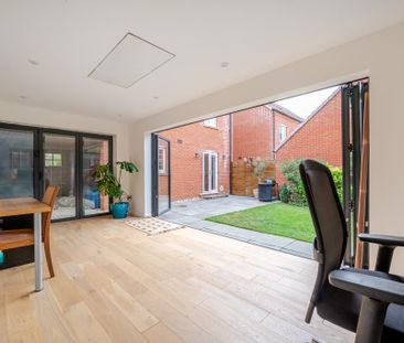 4 bedroom link detached house to rent - Photo 4