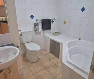 Studio Apartment in the perfect position - Photo 6