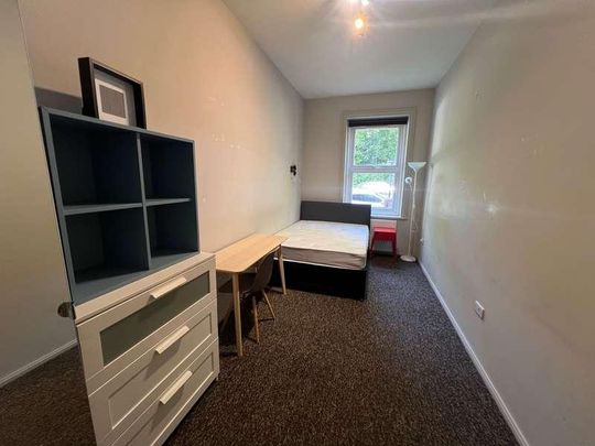 Furzedown Road, SO17 - Photo 1