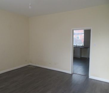 3 bedroom end of terrace house to rent - Photo 3