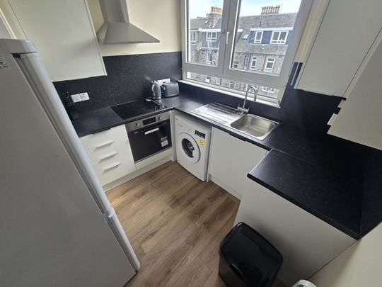 Jackson Terrace, top floor, AB24 - Photo 1