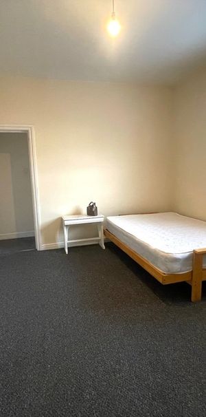 Studio Flat, Southampton, SO14 - Photo 1