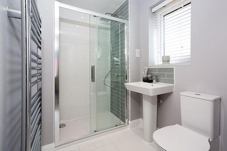 4 bedroom detached house to rent - Photo 5