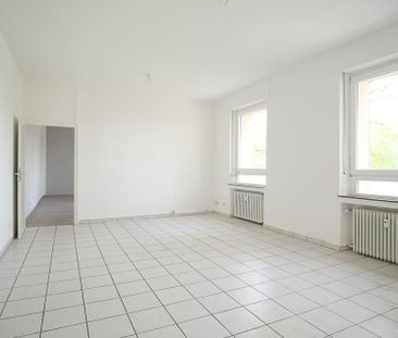 Krefeld-Dießem / Lehmheide: Helle 2,5-Zimmerwohnung mit großer Essk... - Photo 1