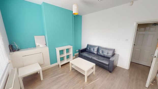 4 bedroom terraced house to rent - Photo 1