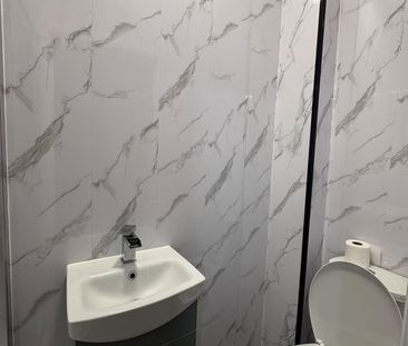 Studio Flat, Radstock Road, RG1 - Photo 3