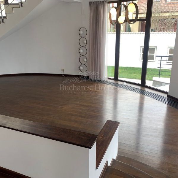 Six Bedroom House with Big Garden and Pool Rent - Pipera, BSB - Fotografie 1