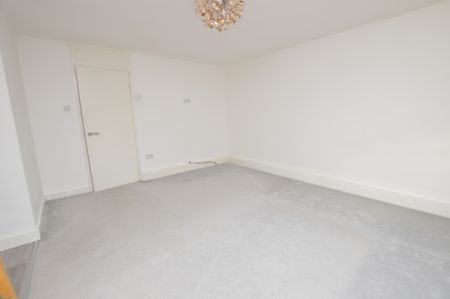 2 Bedroom FIrst Floor Flat - Photo 5