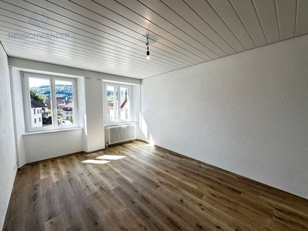 Charming and well located, close to schools - Photo 3