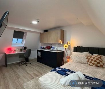 1 bedroom in a house share to rent - Photo 3