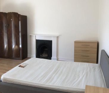 6 bedroom terraced house to rent - Photo 4