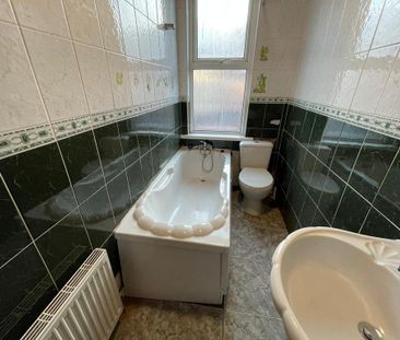 4 bedroom terraced house to rent - Photo 6