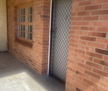 Ideally Located - Short Walk To The Beach! - Photo 4