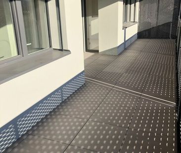 Large 2.5-room apartment - Photo 2