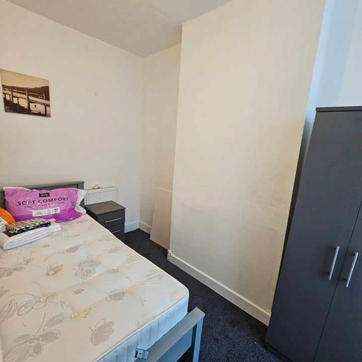 Room in a Shared House, Tenby Road, B13 - Photo 1