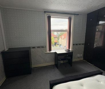 3 bedroom terraced house to rent - Photo 6