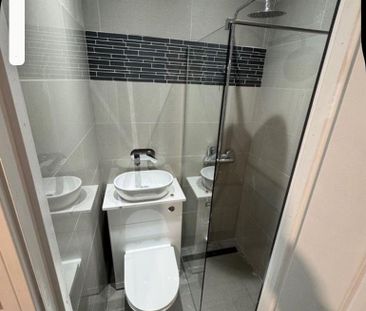1 bedroom hotel room to rent - Photo 5