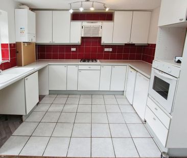 3 bedroom terraced house to rent - Photo 5