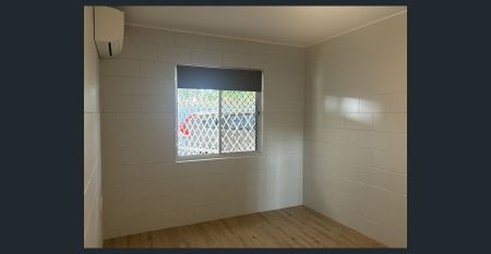 Large 4 Brm Unit - Fully Air Conditioned - Photo 5