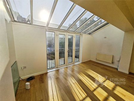 Edgar Wallace Close, London, SE15 6HJ - Photo 4