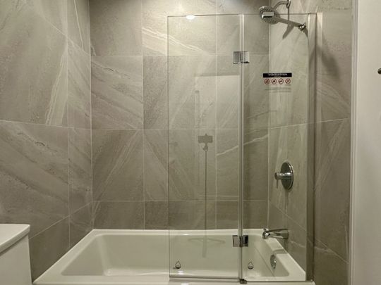 Plateau Mont-Royal (secteur Parc Laurier) : condo d’une chambre avec cour et stat. extérieur, offert en location semi-meublée. - Photo 1