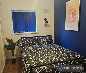 4 bedroom terraced house to rent - Photo 3