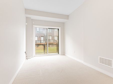 For Lease - 98 Laskin Drive, Vaughan, Ontario - Photo 4