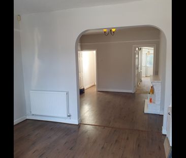 3 Bed Semi-Detached House, Umberslade Road, B29 - Photo 1