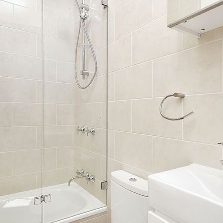 Updated terrace in prime location - Photo 3