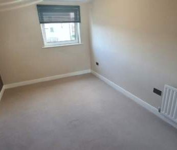 2 bedroom property to rent in Renfrew - Photo 3