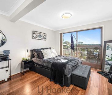 LARGE FAMILY HOME! - Photo 6