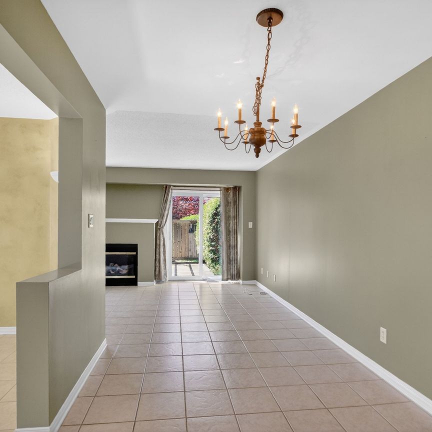 For Lease - 32 RIVERSTONE Drive, Barrhaven, Ontario - Photo 1