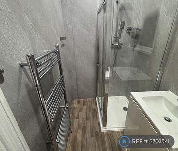 2 bedroom maisonette to rent - Photo 4