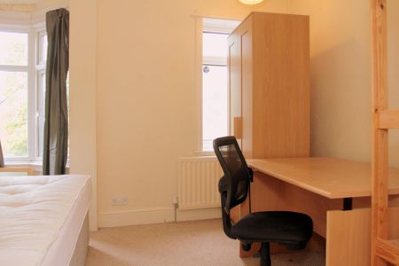 Lorne Road (6 bed) - Photo 3