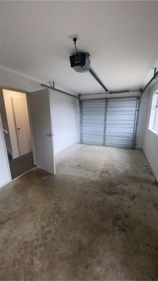 **Spacious 3-Bedroom Townhouse for Rent in Hamilton, Melville – $660/week** Discover comfortable and convenient living in this well-appointed 3-bedroom, 2-bathroom townhouse located in the desirable suburb of Hamilton, Melville 3206. - Photo 1