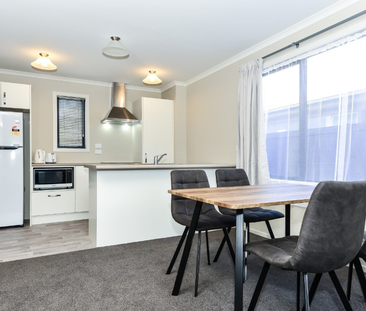 GROUND FLOOR STUDIO ROOM - Photo 1