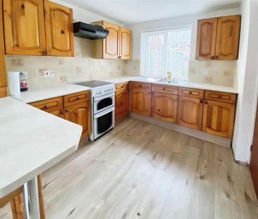 3 bedroom semi-detached house to rent - Photo 3
