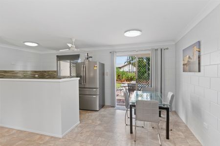 Family Home with Solar & Huge Shed! - Photo 4