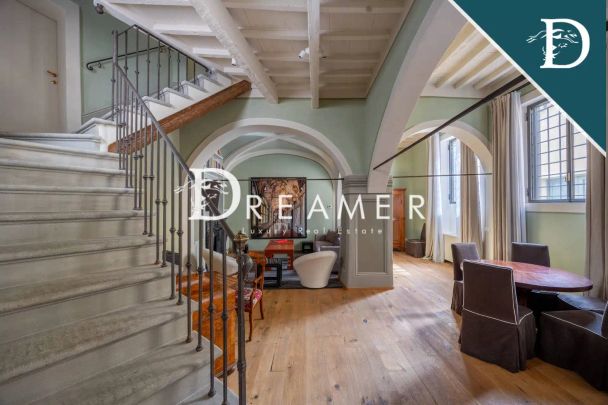 Splendid Renovated Apartment in the Heart of Florence - Photo 1