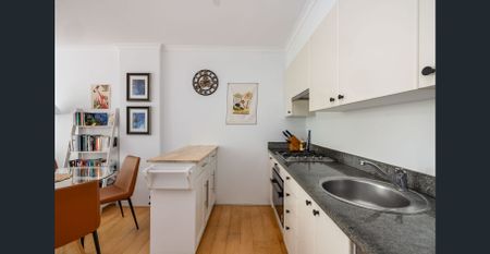 Modern inner-city living moments from Taylor Square - Photo 2