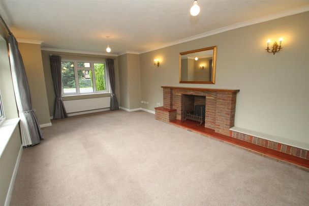 4 bedroom detached house to rent - Photo 1