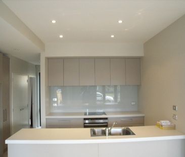 6 Saracen Avenue, Northwood - Photo 4