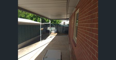 Beautiful 2 bedroom home - with Solar and battery backup - Photo 3