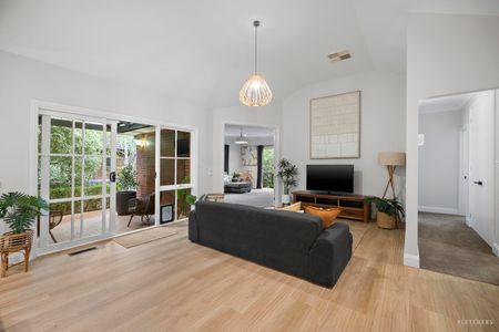 16 Bronte Ct, Croydon North VIC 3136 - House For Rent | Domain - Photo 2