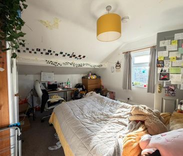 4 bedroom end of terrace house to rent - Photo 4