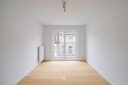 Gerenoveerd appartement met trendy-look op een toplocatie - Photo 5